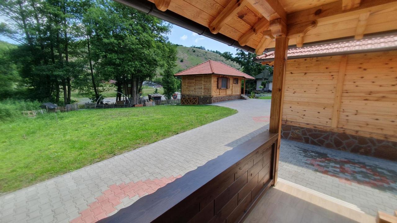Kimovi Vajati Apartment Kostunici